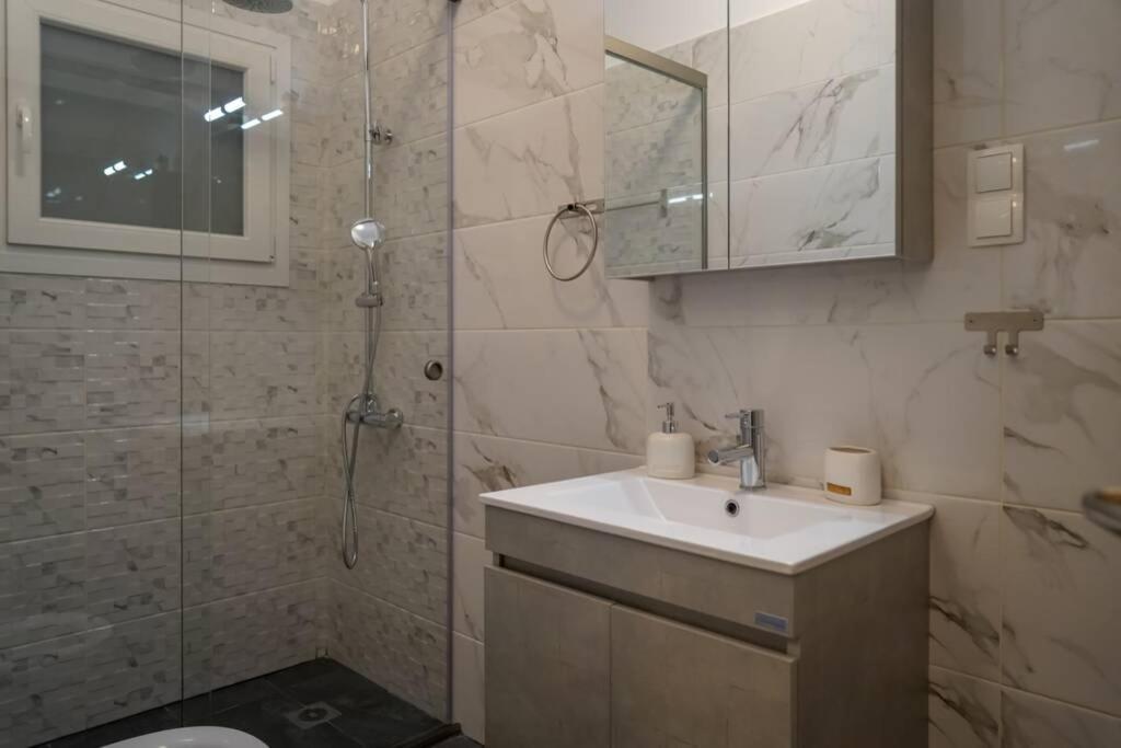 Modern Apartment In The City Center Ioánina Exterior foto