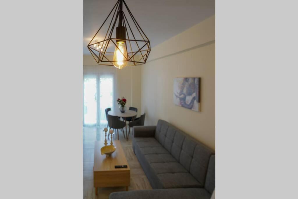 Modern Apartment In The City Center Ioánina Exterior foto